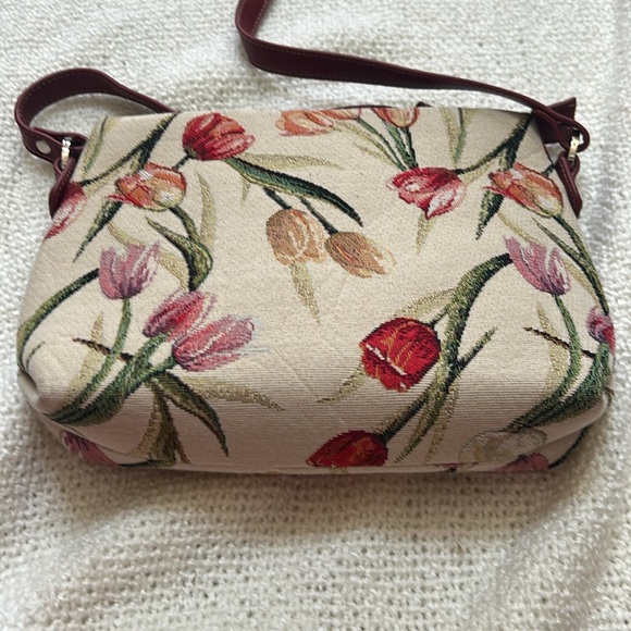 Never worn tulip crossbody bag - Picture 1 of 11